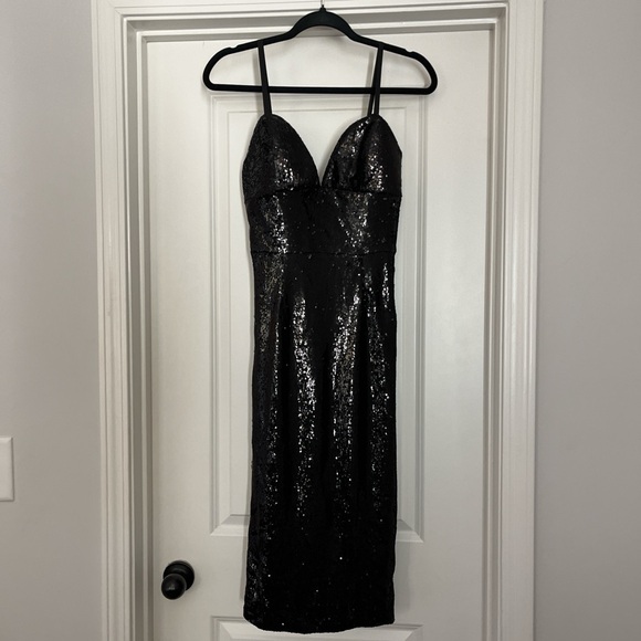 Dress the Population Dresses & Skirts - Dress the Population Black Sequin Midi Dress